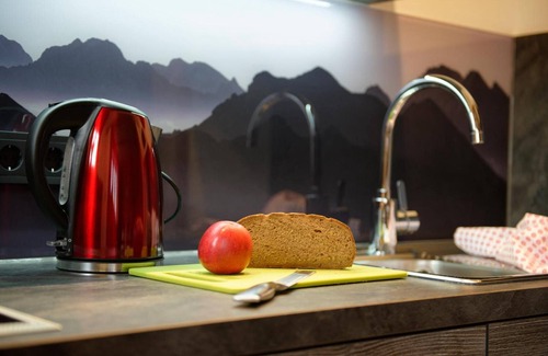 Kruen Apartment | Apartment '3' with Mountain View, Balcony and Wi-Fi