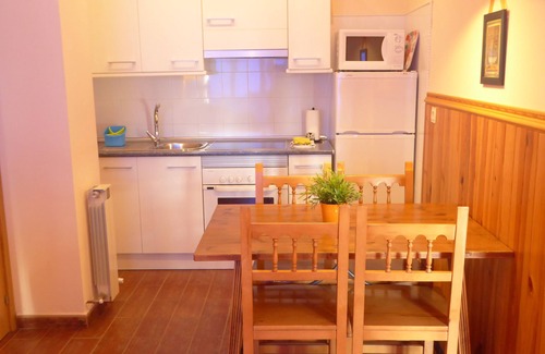 Ibero Apartment | Apartment (4 pax) with views of the river and pool. 10 minutes from Pamplona.