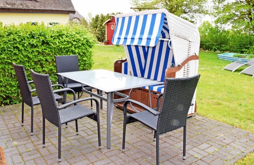 Lobbe Apartment | Apartment 5 with fireplace and terrace Nixenhus - Ferienappartements zum