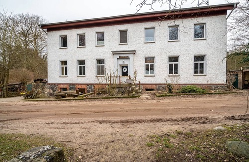 Funkenhagen Apartment | Apartment '5' with Shared Garden