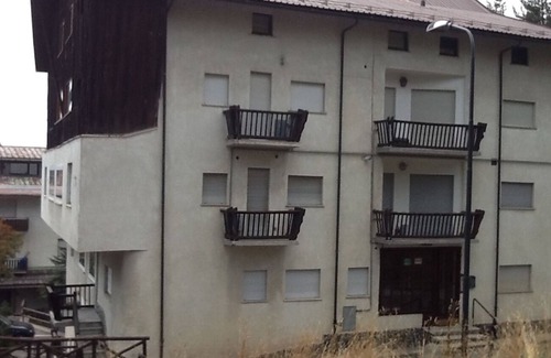 Sauze d'Oulx Apartment | APARTMENT 50 MT CHANGEOVER, 3 BEDROOMS, 2 BATHROOMS, SKI BOX, PRIVATE PARKING