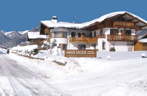 Ruhpolding Apartment | Apartment 6, 41sqm, 2 balconies, 1 bedroom, living room, kitchen, WLAN, 2 TVs