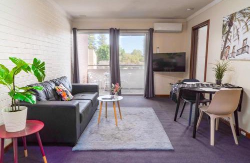 Rivervale Hotel | Apartment 9