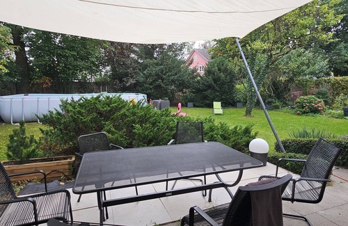 Gartenstadt Trudering Apartment | Apartment 90sqm up to 5 pers, very quiet with garden, subway 350m