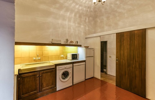 Castello d'Empuries Apartment | Apartment 'Apartaments Can Gibert - Aiguamolls' with Private Terrace, Wi-Fi and Air Conditioning