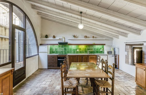 Castello d'Empuries Apartment | Apartment 'Apartaments Can Gibert-Cap De Creus' with Shared Garden, Wi-Fi and Air Conditioning