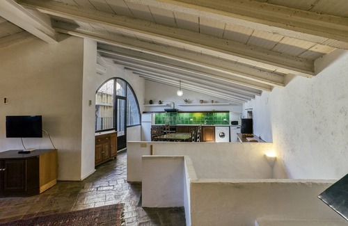 Castello d'Empuries Apartment | Apartment 'Apartaments Can Gibert-Cap De Creus' with Shared Garden, Wi-Fi and Air Conditioning