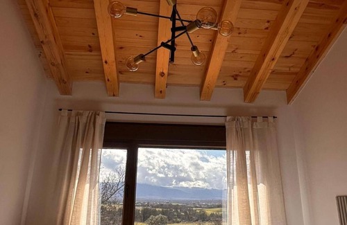 Aldeasaz Apartment | Apartment 'Acebos' with Mountain View, Wi-Fi and Air Conditioning