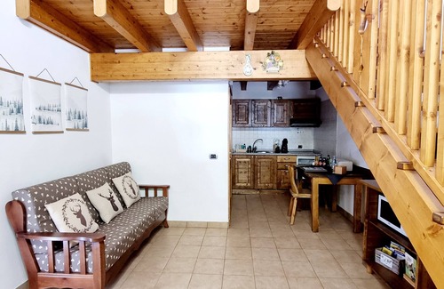 Pinzolo Apartment | Apartment 'Adamello 12' with Wi-Fi