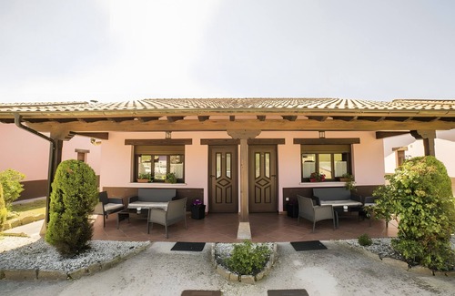 Avin Apartment | Apartment 'Aires De Avín 4' with Mountain View, Private Terrace and Wi-Fi