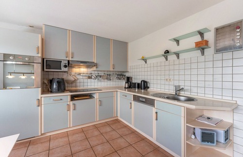 Neumuenster Apartment | Apartment 'Am Rande Neumünsters' with Balcony