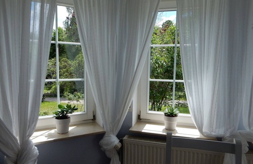 Unterkirnach Apartment | Apartment 'Am Wildpflanzenpark' with Shared Terrace, Shared Garden and Wi-Fi
