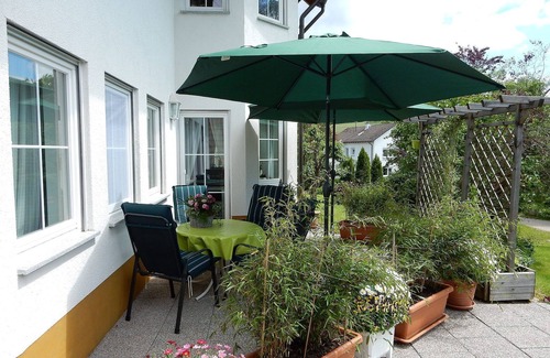 Unterkirnach Apartment | Apartment 'Am Wildpflanzenpark' with Shared Terrace, Shared Garden and Wi-Fi