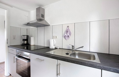 Boren Apartment | Apartment "An der Rehkoppel" with Private Garden & Wi-Fi