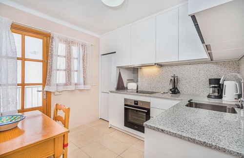 Puerto de Pollensa Apartment | Apartment 'Apartamento Pine Walk' with Sea View, Wi-Fi and Air Conditioning