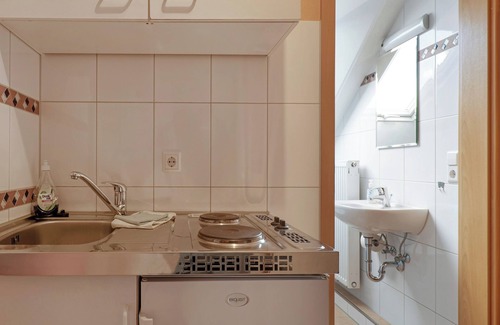 Obersulm Apartment | Apartment 'Apfelbaum' with Balcony and Wi-Fi