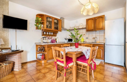 Tione di Trento Apartment | Apartment 'Appartamento Trentin' with Mountain View, Balcony and Wi-Fi