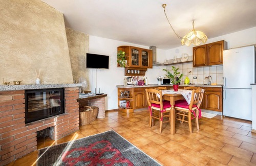 Tione di Trento Apartment | Apartment 'Appartamento Trentin' with Mountain View, Balcony and Wi-Fi