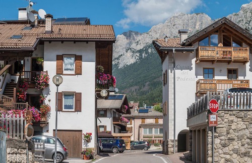 Moena Apartment | Apartment 'Appartamento Cinzia' with Mountain View