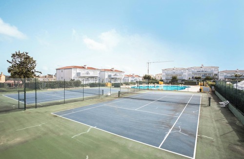 Portimao Apartment | Apartment "Ariana" with Pool, Wi-Fi, Balcony, Indoor Pool & Tennis Court