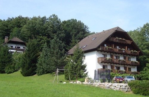 Unterach am Attersee Apartment | Apartment for 2-4 persons - No. 3 - Apartments Haus Bianca and Sterngut