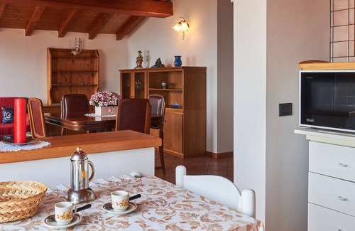 Calozzo Apartment | Apartment Azalea by Interhome