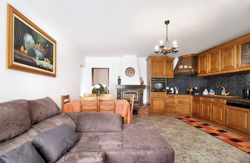 Fonte Boa Apartment | Apartment 'Bellaë Holiday - Bali' with Shared Pool, Shared Garden and Wi-Fi