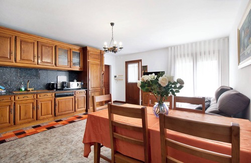 Fonte Boa Apartment | Apartment 'Bellaë Holiday - Bali' with Shared Pool, Shared Garden and Wi-Fi