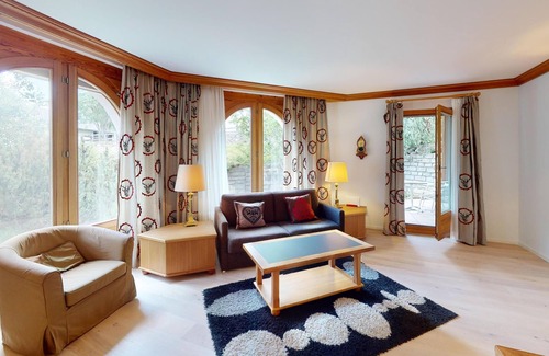 Zuoz Apartment | Apartment Belvair 32 - Well-maintained and renovated 2.5-Room Apartment