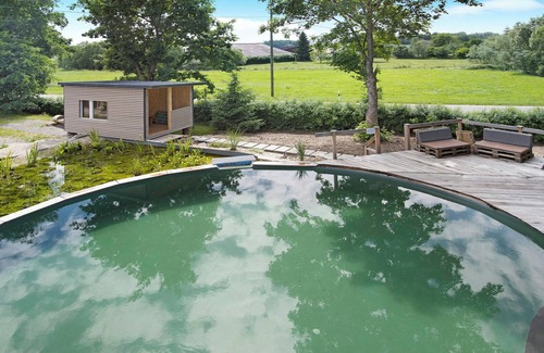 Meßkirch Apartment | Apartment 'Bodanrück' with Shared Pool, Shared Garden and Wi-Fi
