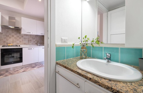 Canneddi Apartment | Apartment 'Calarossa Beach House' with Sea View, Wi-Fi and Air Conditioning