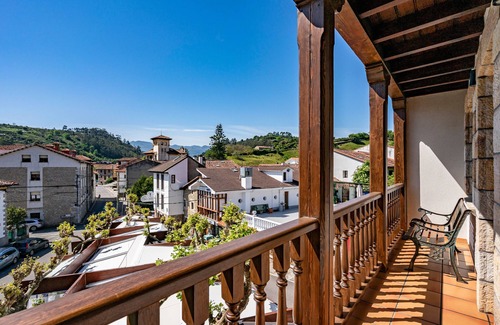 Bustio Apartment | Apartment 'Cantu' with Private Terrace, Balcony and Wi-Fi