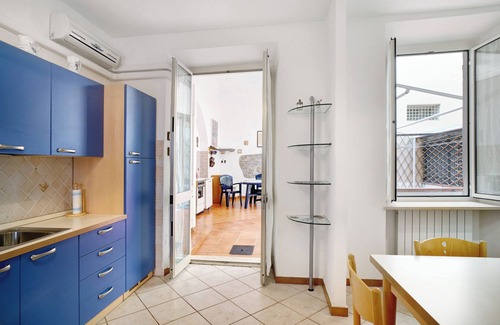 Bordighera Apartment | Apartment 'Casa Lilo Bordighera' with Private Terrace and Air Conditioning