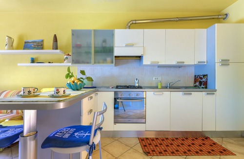 Cavo Apartment | Apartment 'Casa Minnie' with Private Terrace, Wi-Fi and Air Conditioning
