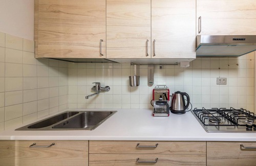 Cassone Apartment | Apartment 'Casa Tap House' with Lake View, Balconies & A/C