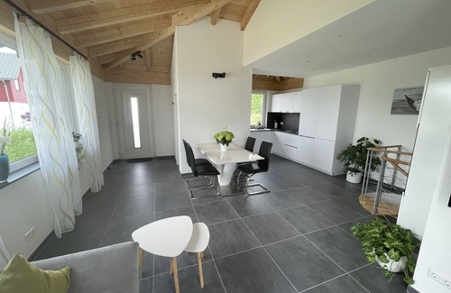 Moos Apartment | Apartment 'Casa Verde - Moos' with Private Terrace, Shared Garden and Wi-Fi