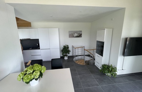 Moos Apartment | Apartment 'Casa Verde - Moos' with Private Terrace, Shared Garden and Wi-Fi