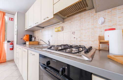 Condro Apartment | Apartment 'Casetta Bella' with Balcony, Wi-Fi and Air Conditioning