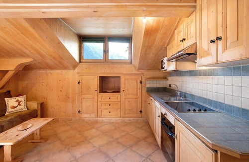 Livigno Apartment | Apartment "Castagno Chalet Cambra" with Mountain View, Wi-Fi, Terrace & Garden