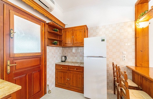 Lefkimmi Apartment | Apartment 'Corfu' with Shared Garden, Wi-Fi and Air Conditioning