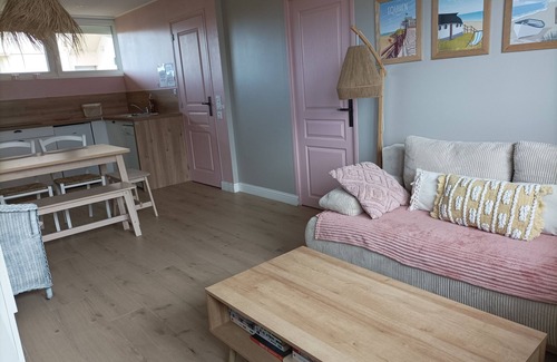 Equihen-Plage Apartment | Apartment "Détente sur la Côte d'Opale" 5 minutes from the beach