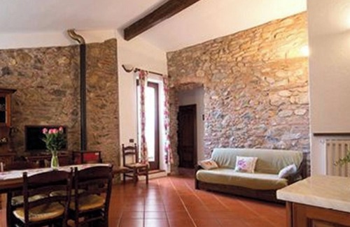 Campochiesa Apartment | Apartment 'Dalia' with Shared Pool, Private Terrace and Wi-Fi