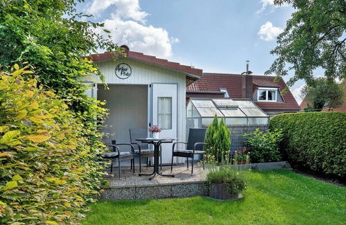 Rabenkirchen-Faulueck Apartment | Apartment 'Simonsen' with Separate Terrace, Shared Garden and Wi-Fi