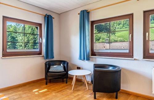 Oberkirch Apartment | Apartment "Decker" with Shared Terrace, Balcony and Wi-Fi