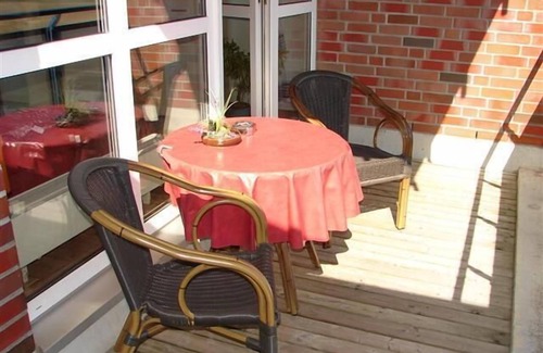Nordliche Muhlenvorstadt Apartment | Apartment, directly on the water, near BDH, university hospital and city Pets welcome
