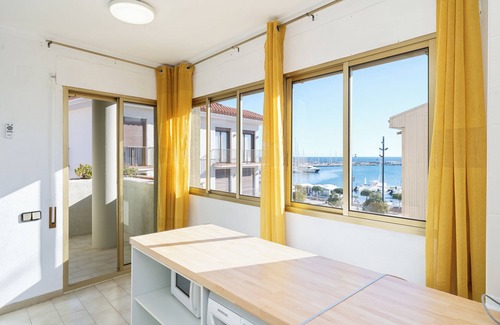 Cambrils Apartment | Apartment 'Dúplex Puerto' with Sea View and Balcony