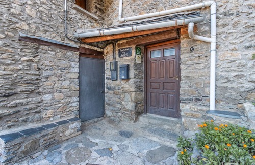 Durro Apartment | Apartment 'El Case' with Mountain View and Private Garden