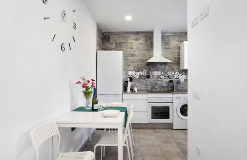 San Ambrosio Apartment | Apartment "EleMe I" with Private Terrace & Wi-Fi