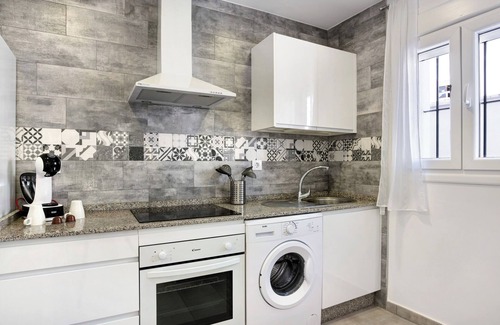 San Ambrosio Apartment | Apartment "EleMe I" with Private Terrace & Wi-Fi