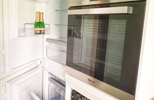 Ueberlingen Apartment | Apartment 'Enjoy The Beauty Of Überlingen' with Balcony and Wi-Fi
